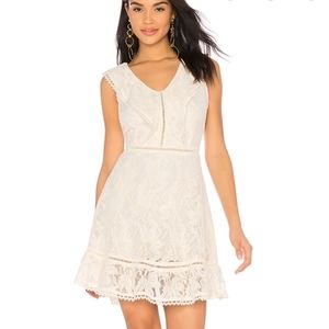 NWT BB Dakota White Lace dress